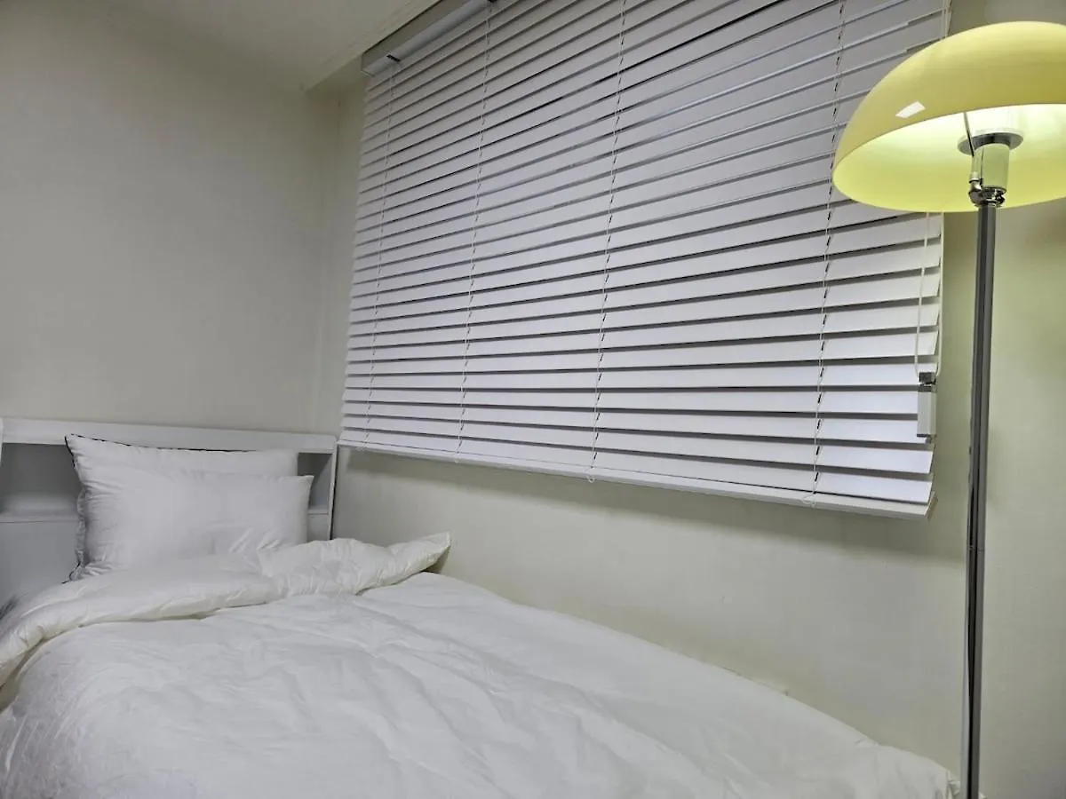 Apgujeong Dosan Jthestay Seul 0*,